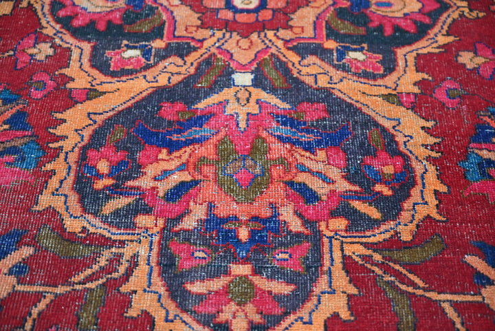 red Medium rug 4' 0" x 7' 11"