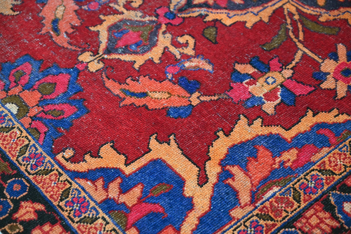 red Medium rug 4' 0" x 7' 11"