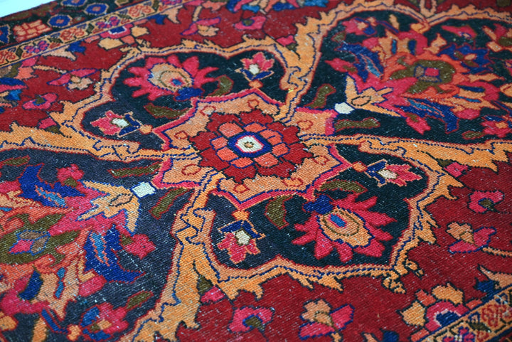 red Medium rug 4' 0" x 7' 11"