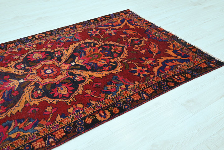 red Medium rug 4' 0" x 7' 11"