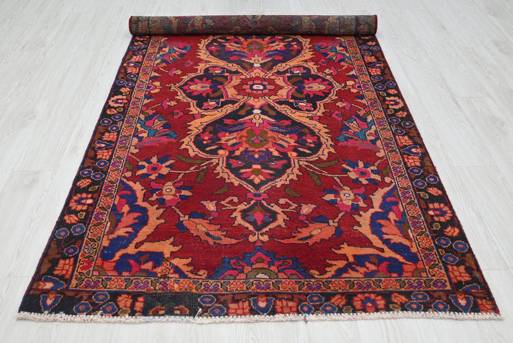red Medium rug 4' 0" x 7' 11"