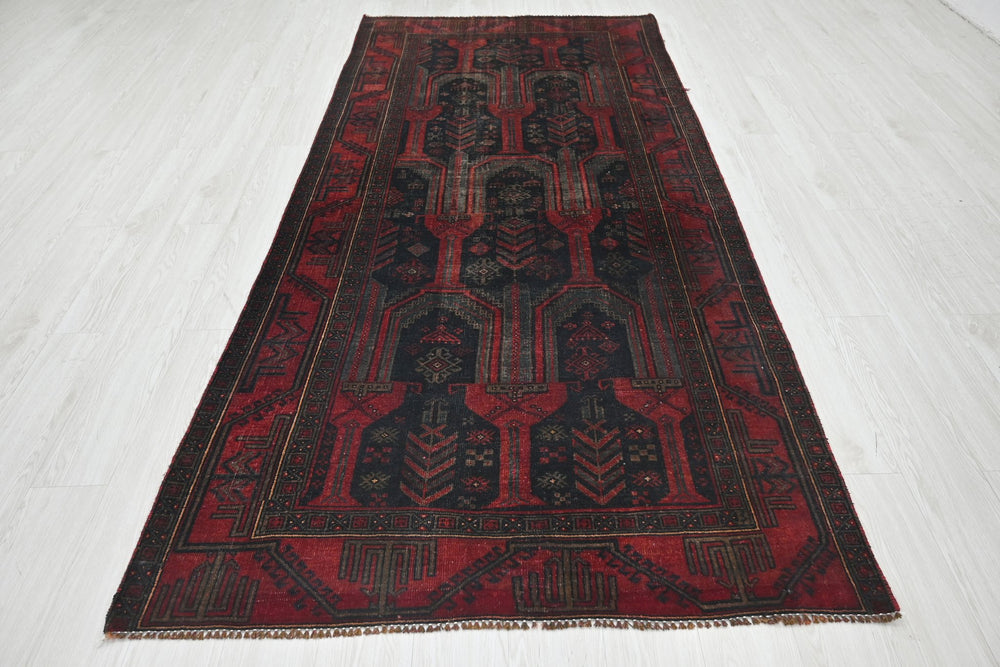 black Medium rug 4' 2" x 9' 1"