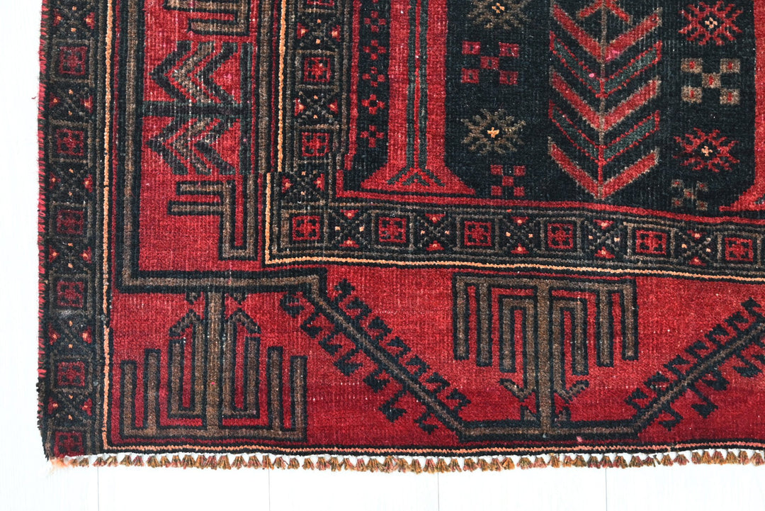 black Medium rug 4' 2" x 9' 1"