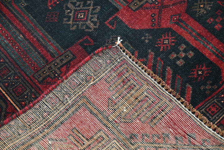 black Medium rug 4' 2" x 9' 1"