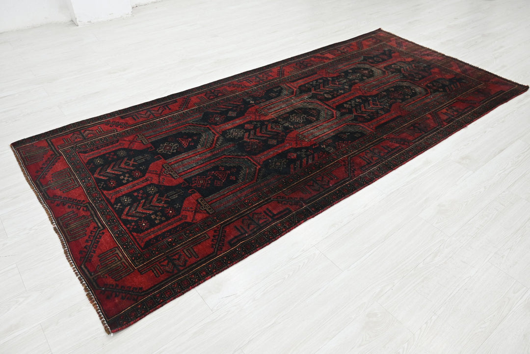 black Medium rug 4' 2" x 9' 1"