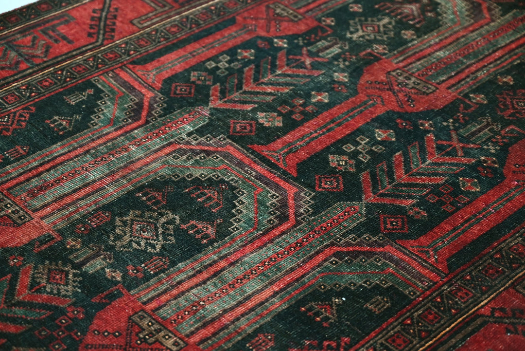 black Medium rug 4' 2" x 9' 1"
