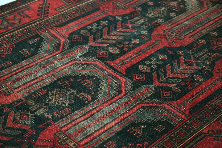 black Medium rug 4' 2" x 9' 1"