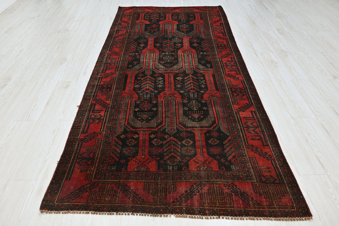 black Medium rug 4' 2" x 9' 1"