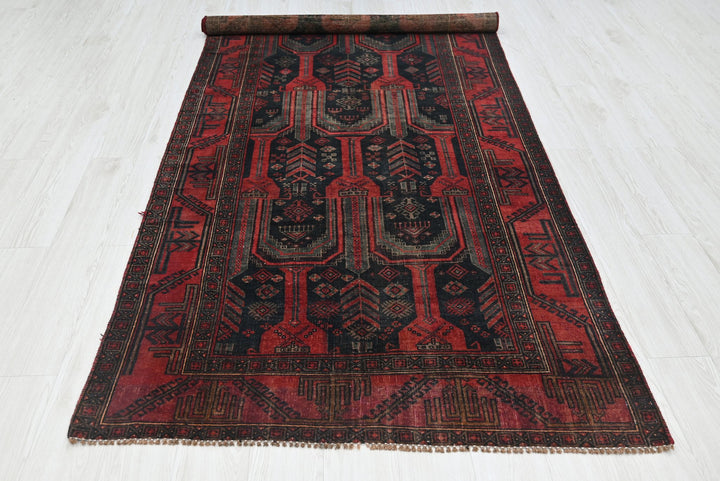 black Medium rug 4' 2" x 9' 1"