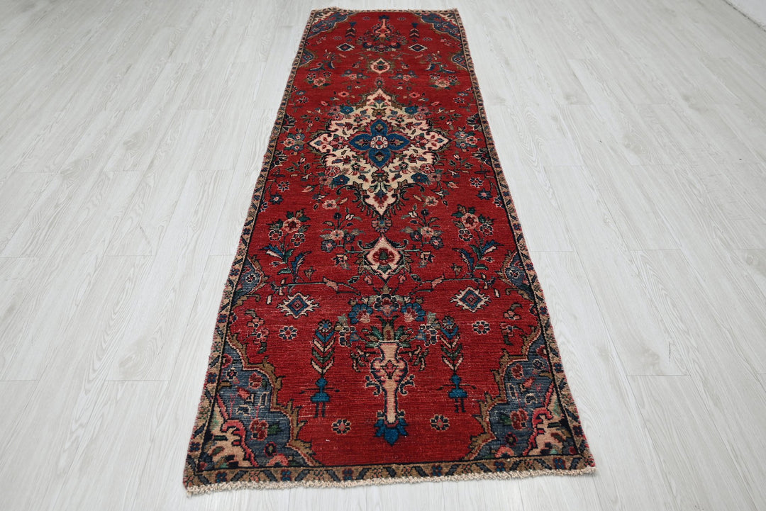 red Runner rug 2' 8" x 9' 0"