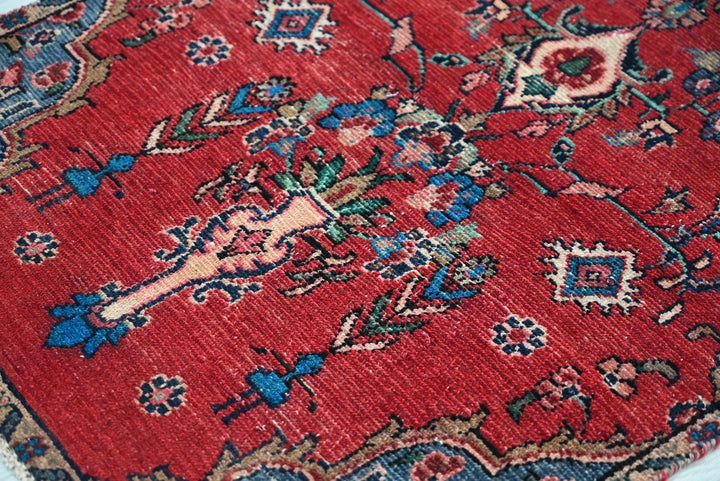 red Runner rug 2' 8" x 9' 0"