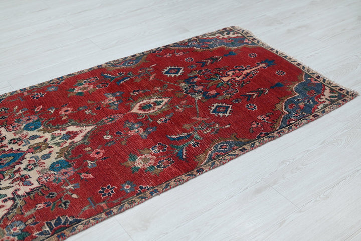 red Runner rug 2' 8" x 9' 0"