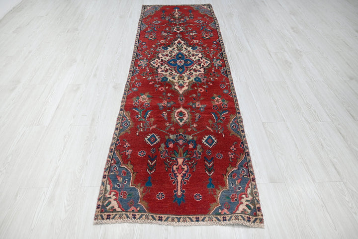 red Runner rug 2' 8" x 9' 0"