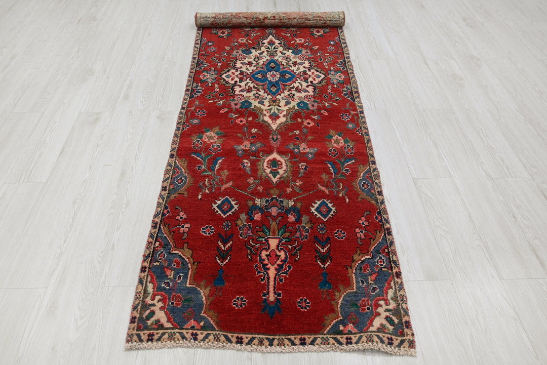 red Runner rug 2' 8" x 9' 0"