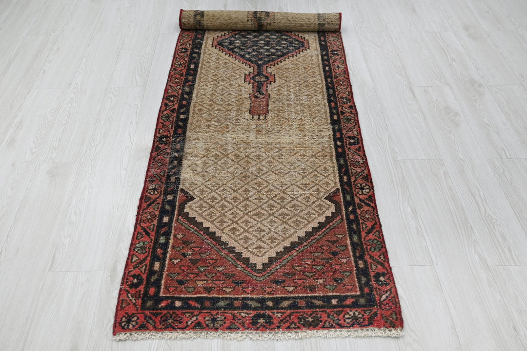 brown Runner rug 2' 5" x 8' 0"