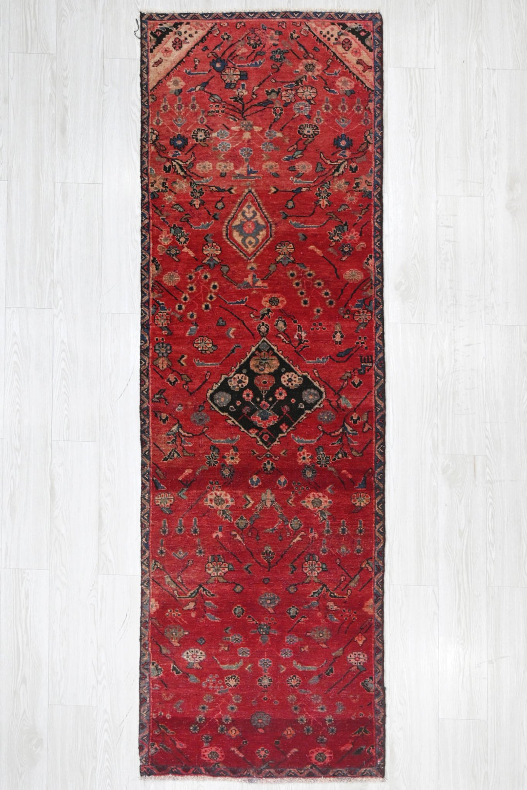 red Runner rug 2' 6" x 8' 10"