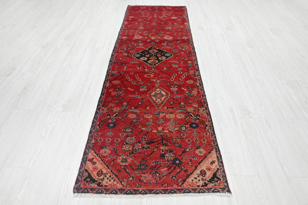 red Runner rug 2' 6" x 8' 10"