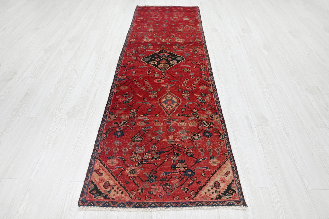 red Runner rug 2' 6" x 8' 10"