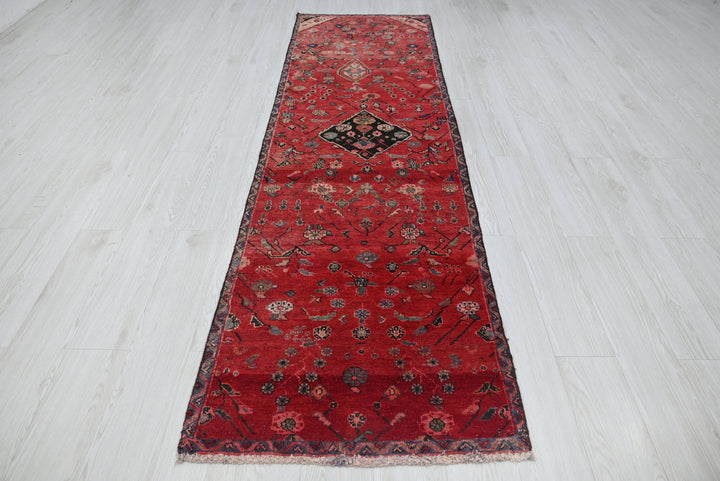 red Runner rug 2' 6" x 8' 10"