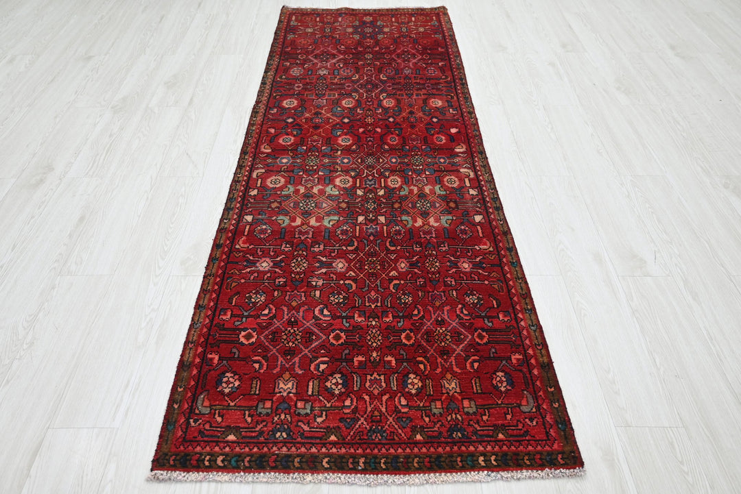 red Runner rug 2' 9" x 8' 0"