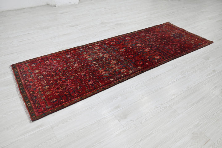 red Runner rug 2' 9" x 8' 0"