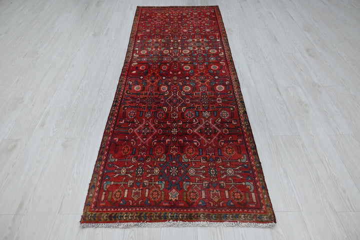 red Runner rug 2' 9" x 8' 0"