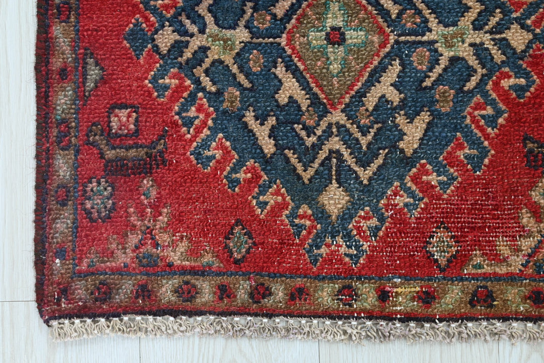 red Runner rug 1' 9" x 7' 7"