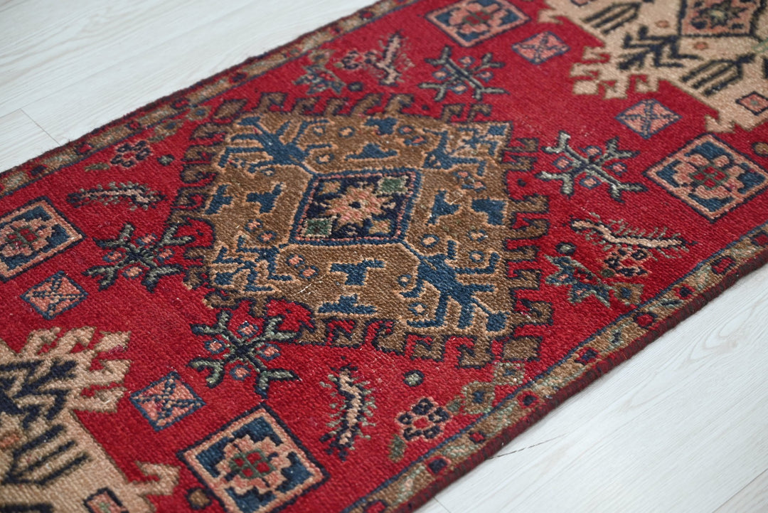 red Runner rug 1' 9" x 7' 7"