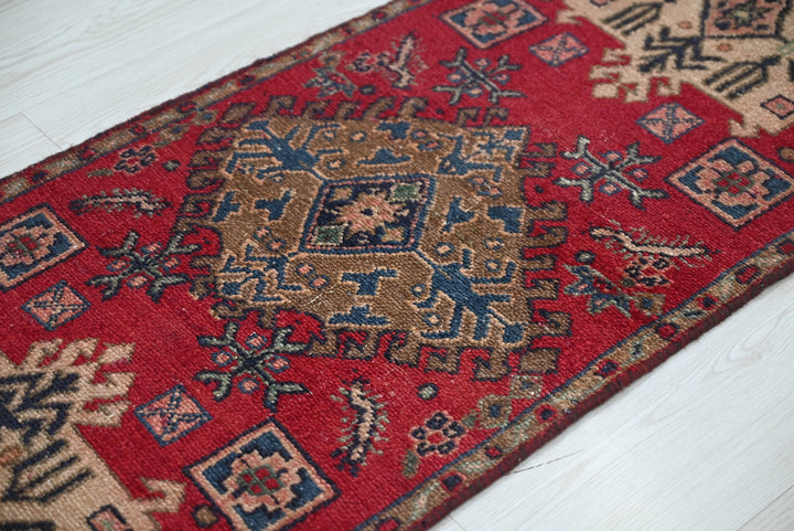 red Runner rug 1' 9" x 7' 7"