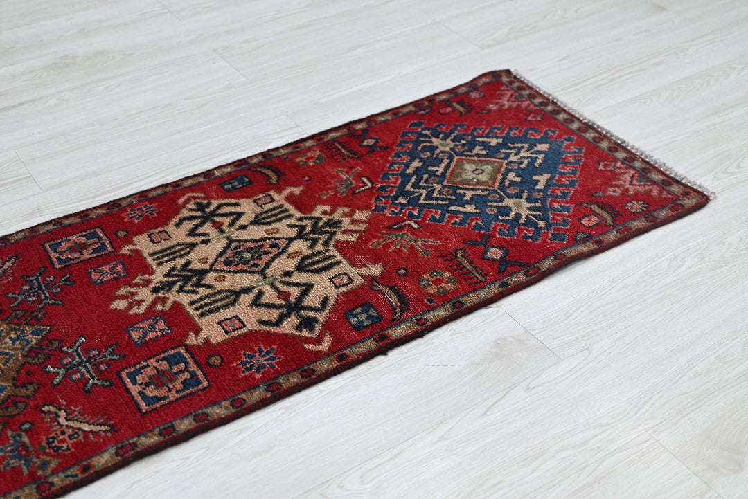 red Runner rug 1' 9" x 7' 7"