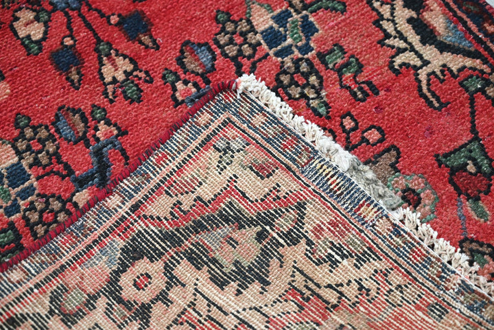 red Runner rug 2' 6" x 9' 0"