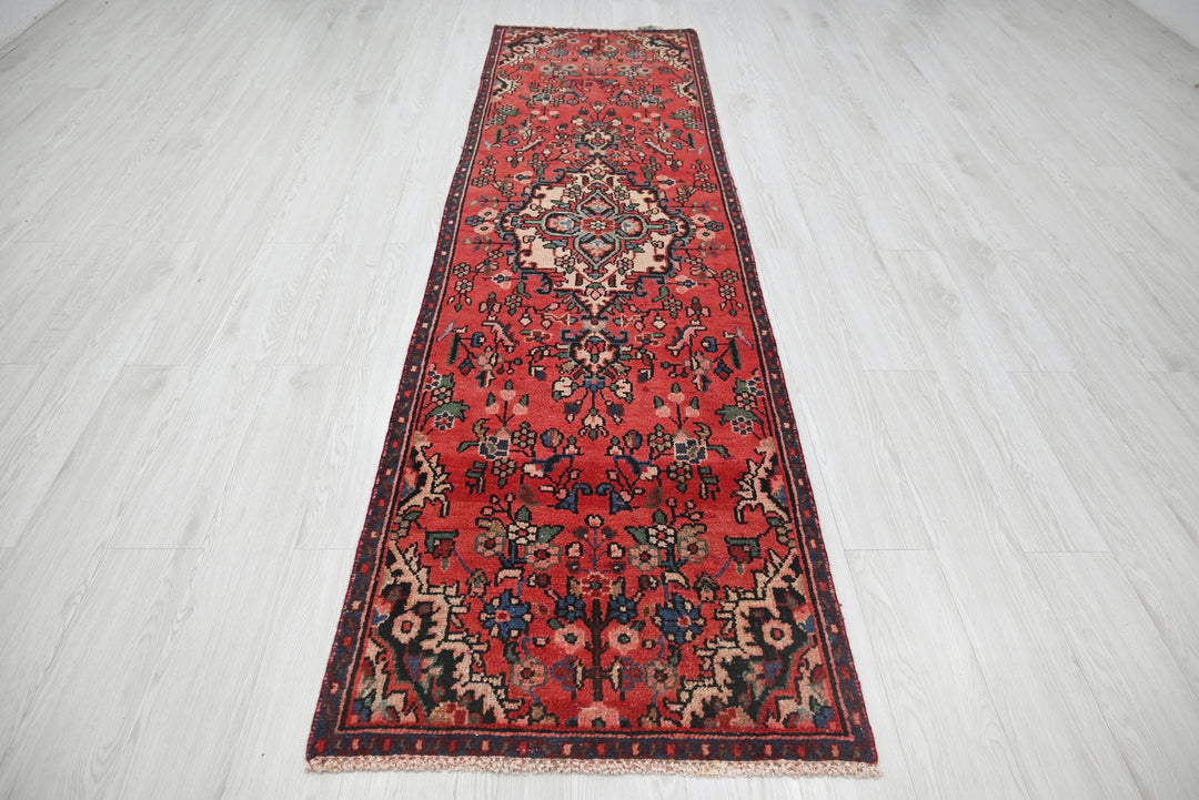 red Runner rug 2' 6" x 9' 0"