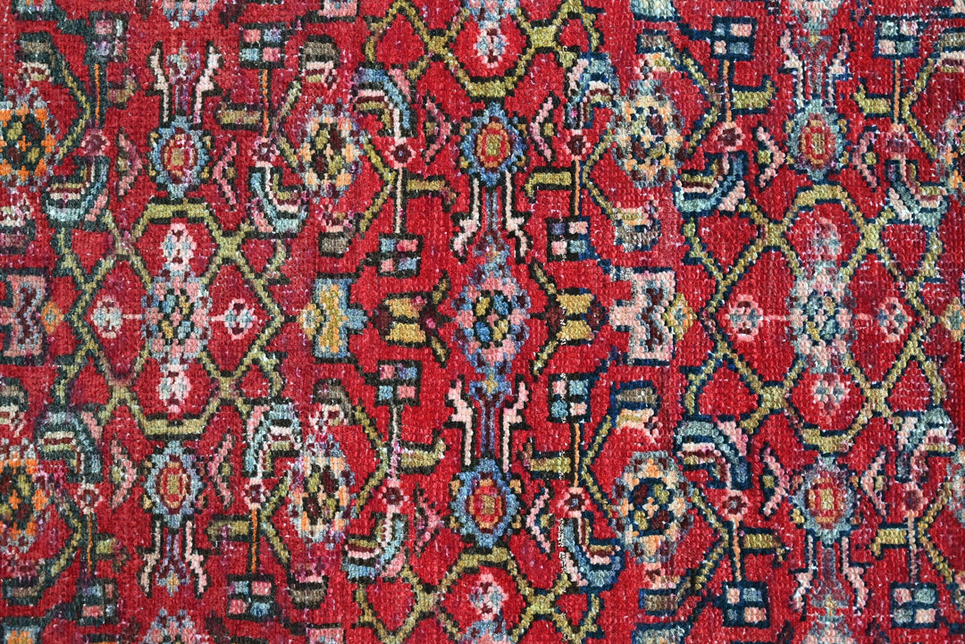 red Runner rug 2' 4" x 5' 7"