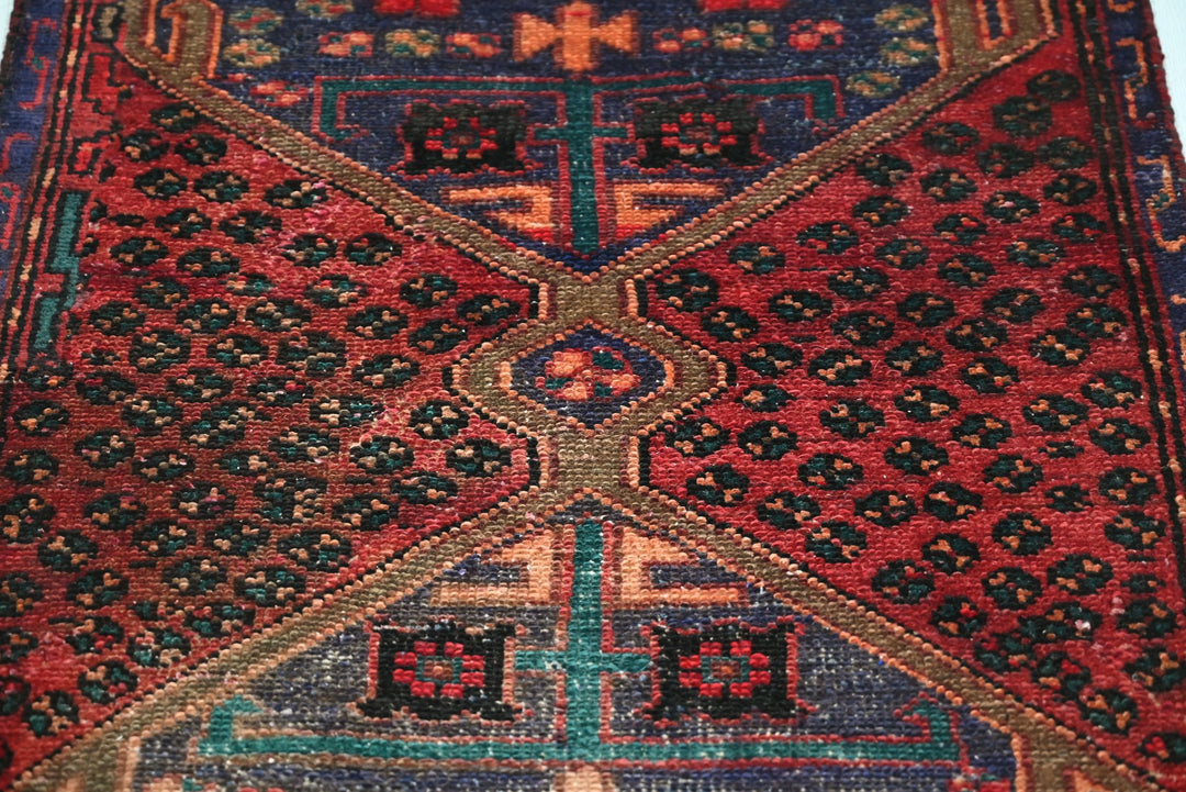 red Runner rug 2' 3" x 8' 6"