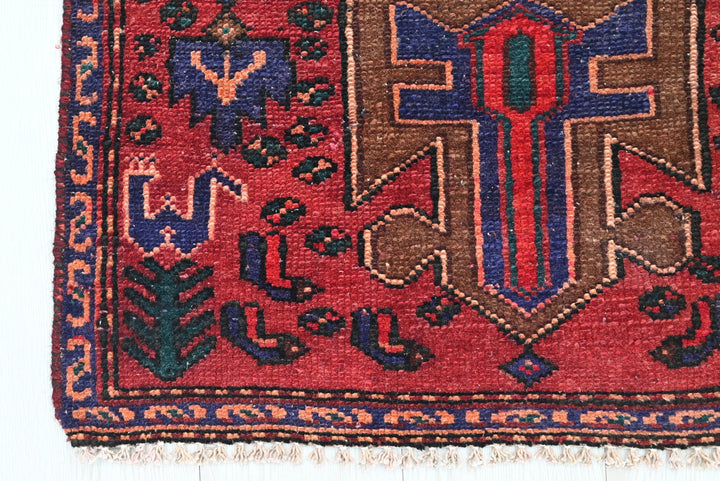 red Runner rug 2' 3" x 8' 6"