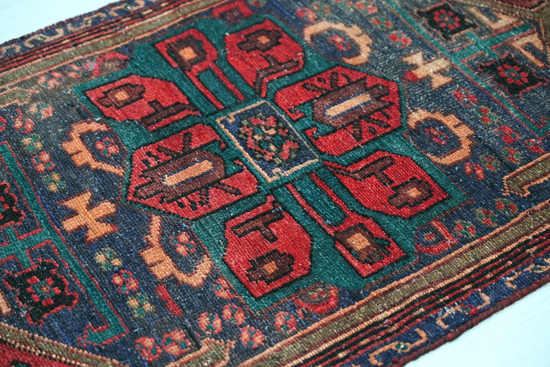 red Runner rug 2' 3" x 8' 6"
