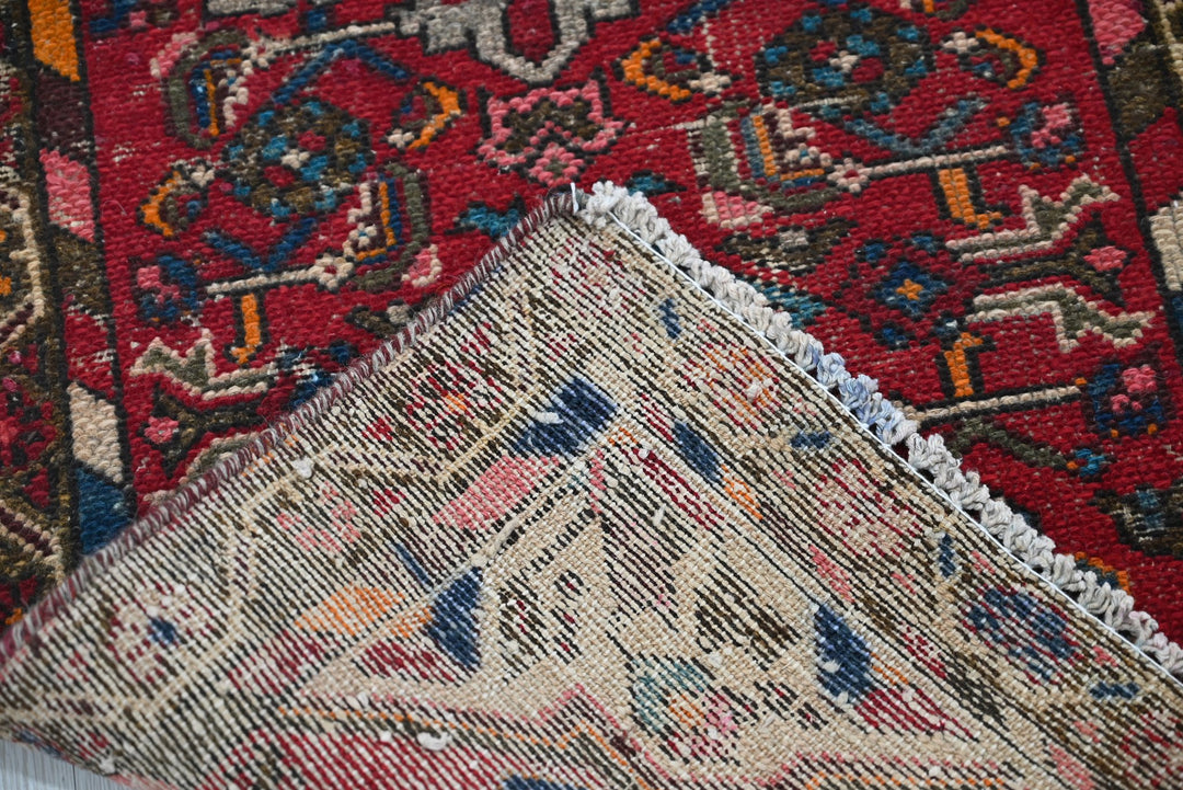 red Runner rug 2' 0" x 5' 9"