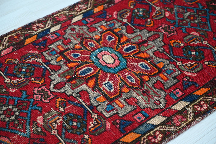 red Runner rug 2' 0" x 5' 9"