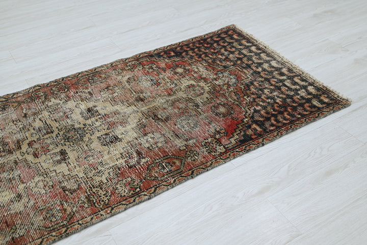 brown Runner rug 2' 7" x 8' 5"