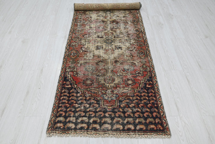 brown Runner rug 2' 7" x 8' 5"