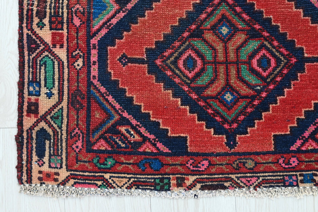 red Runner rug 2' 2" x 9' 5"