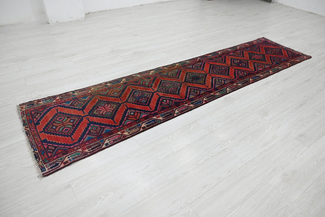 red Runner rug 2' 2" x 9' 5"