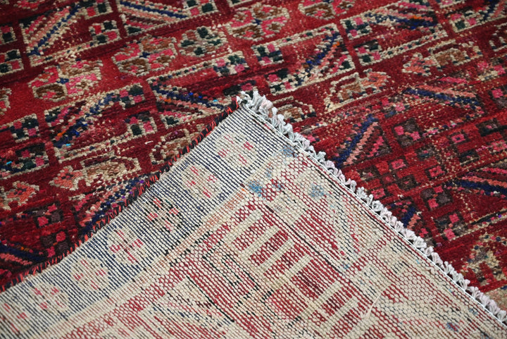 red Medium rug 2' 10" x 6' 8"