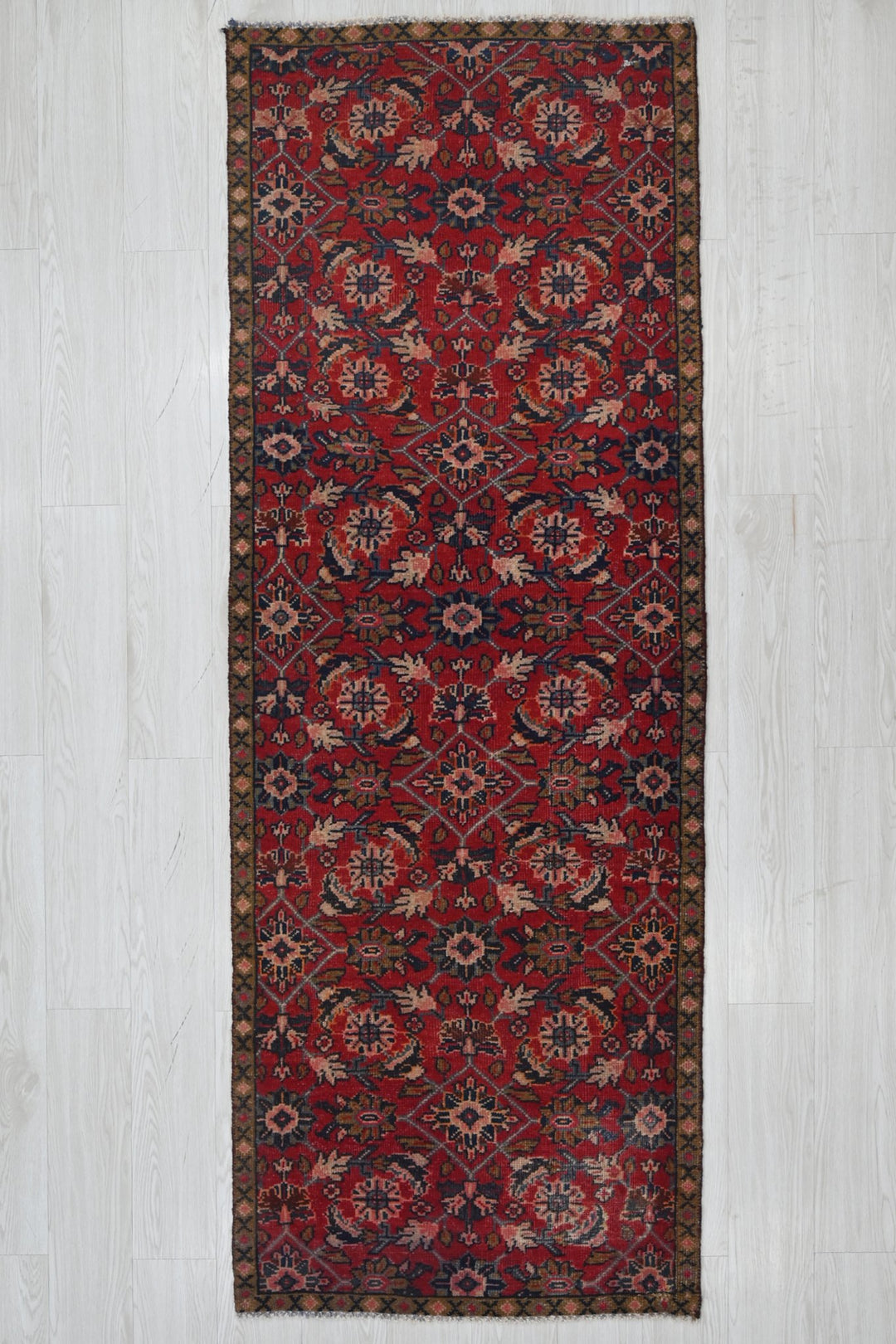 red Runner rug 2' 9" x 7' 8"