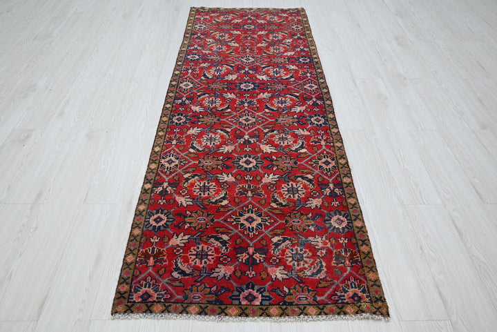red Runner rug 2' 9" x 7' 8"