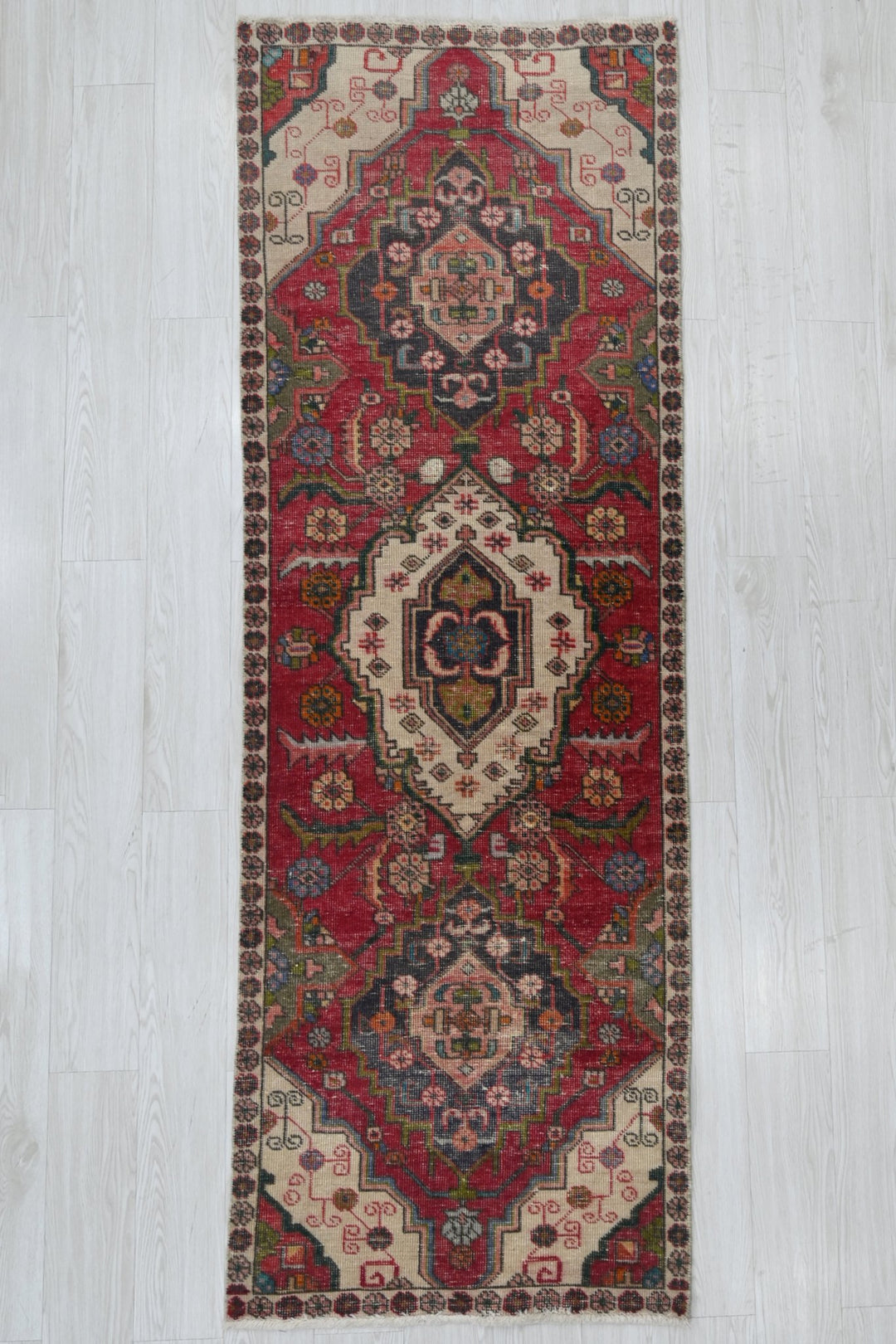 red Runner rug 2' 8" x 7' 9"