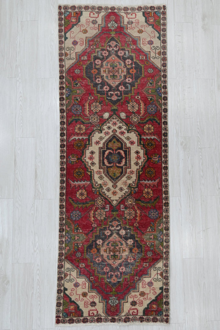 red Runner rug 2' 8" x 7' 9"