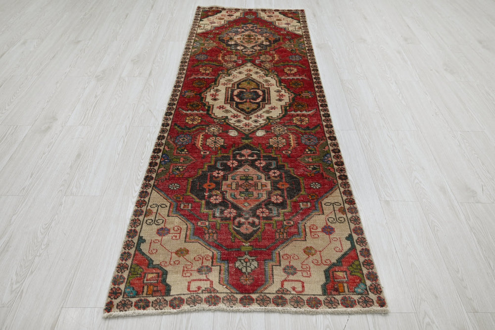 red Runner rug 2' 8" x 7' 9"