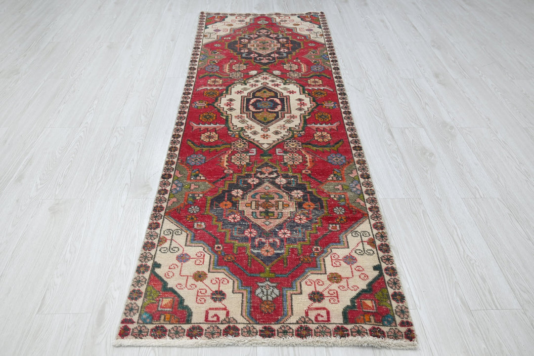 red Runner rug 2' 8" x 7' 9"