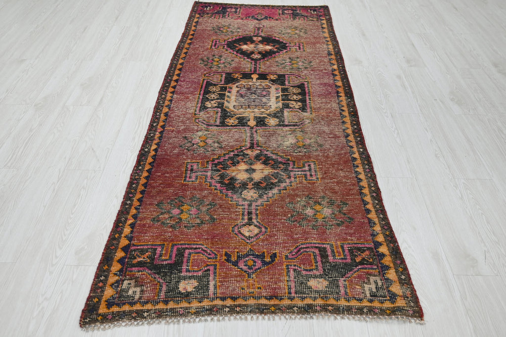 red Runner rug 3' 1" x 7' 10"